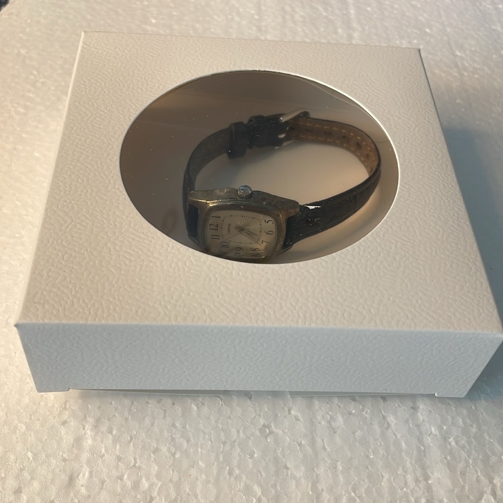 Carriage by Timex watch Silvertone second hand leather band